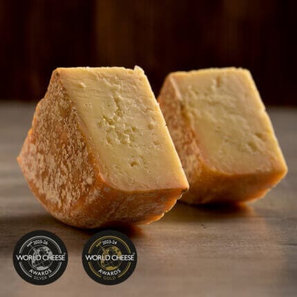 Moony - Cloth Bound Cheddar