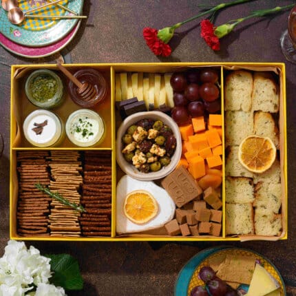 Festive Collection - 'Cheesewali Diwali' Platter (Serves 4-5 People)